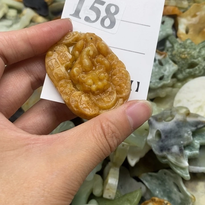 未镶嵌蛇纹石玉颈饰