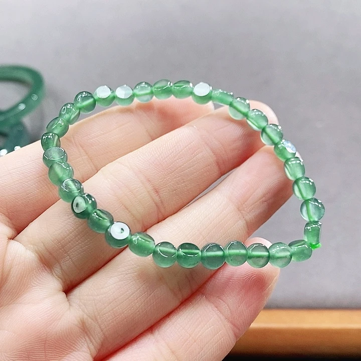 翡翠未镶嵌手镯（圆镯）