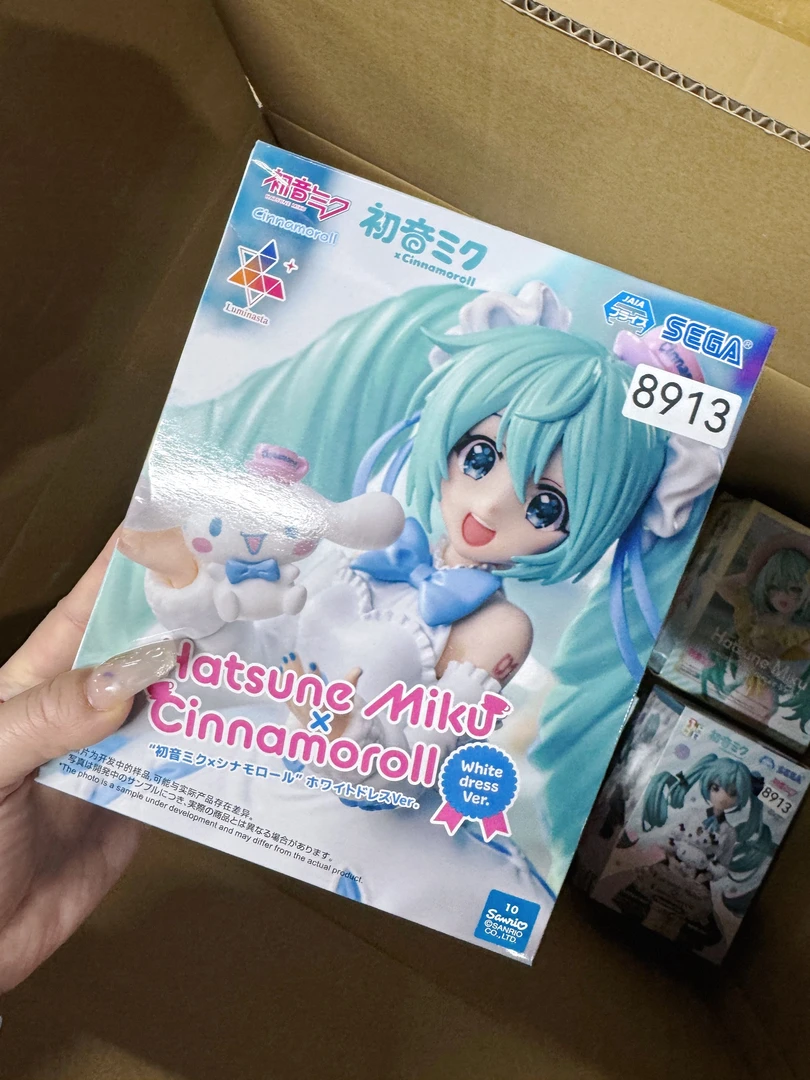 日版全新 Luminasta 玉桂狗初音 初音未来三丽鸥 白色连衣裙 手办
