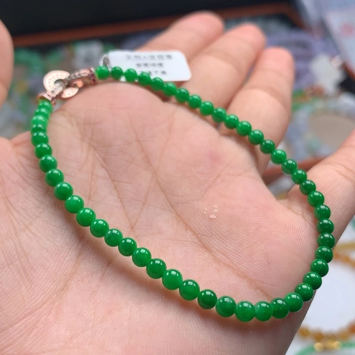 翡翠手镯未镶嵌卡