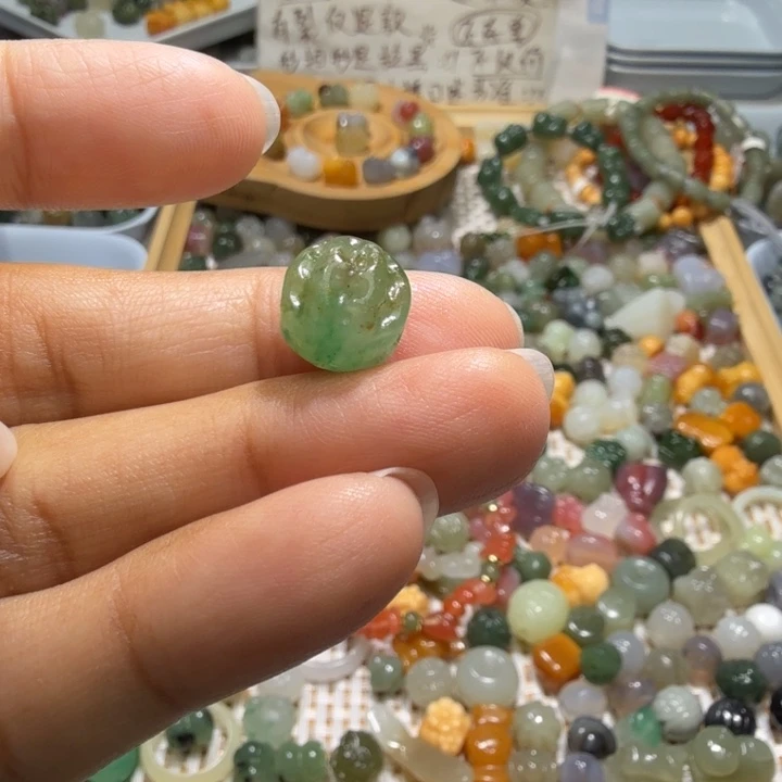 和田玉未镶嵌珠宝半成品