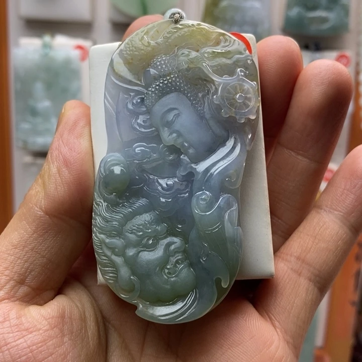 翡翠颈饰未镶嵌每天