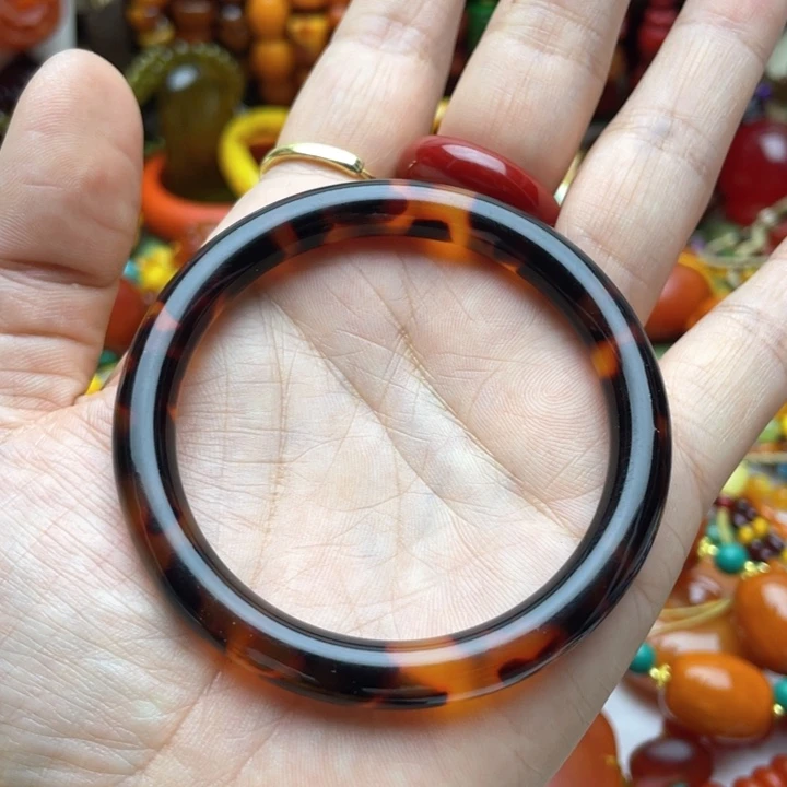 树脂制品?***?46号圆条手镯58圈口