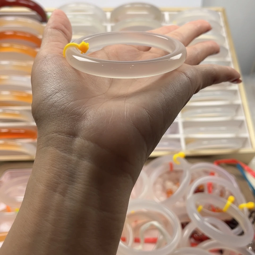 x***.玛瑙/玉髓手镯未镶嵌