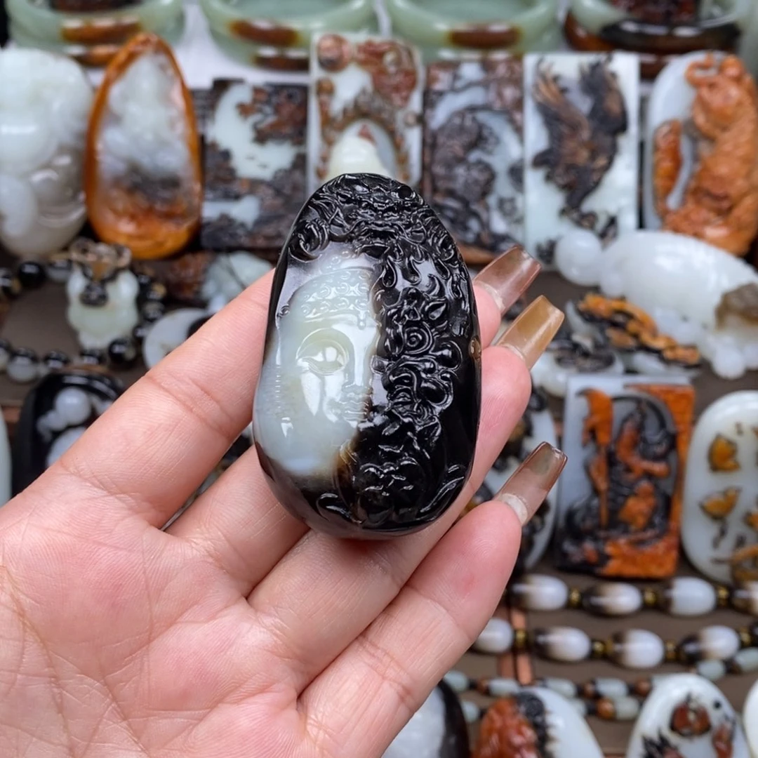 颈饰未镶嵌和田玉