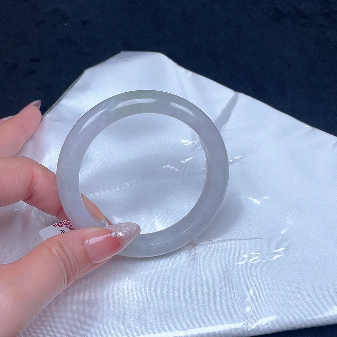 翡翠未镶嵌手镯100