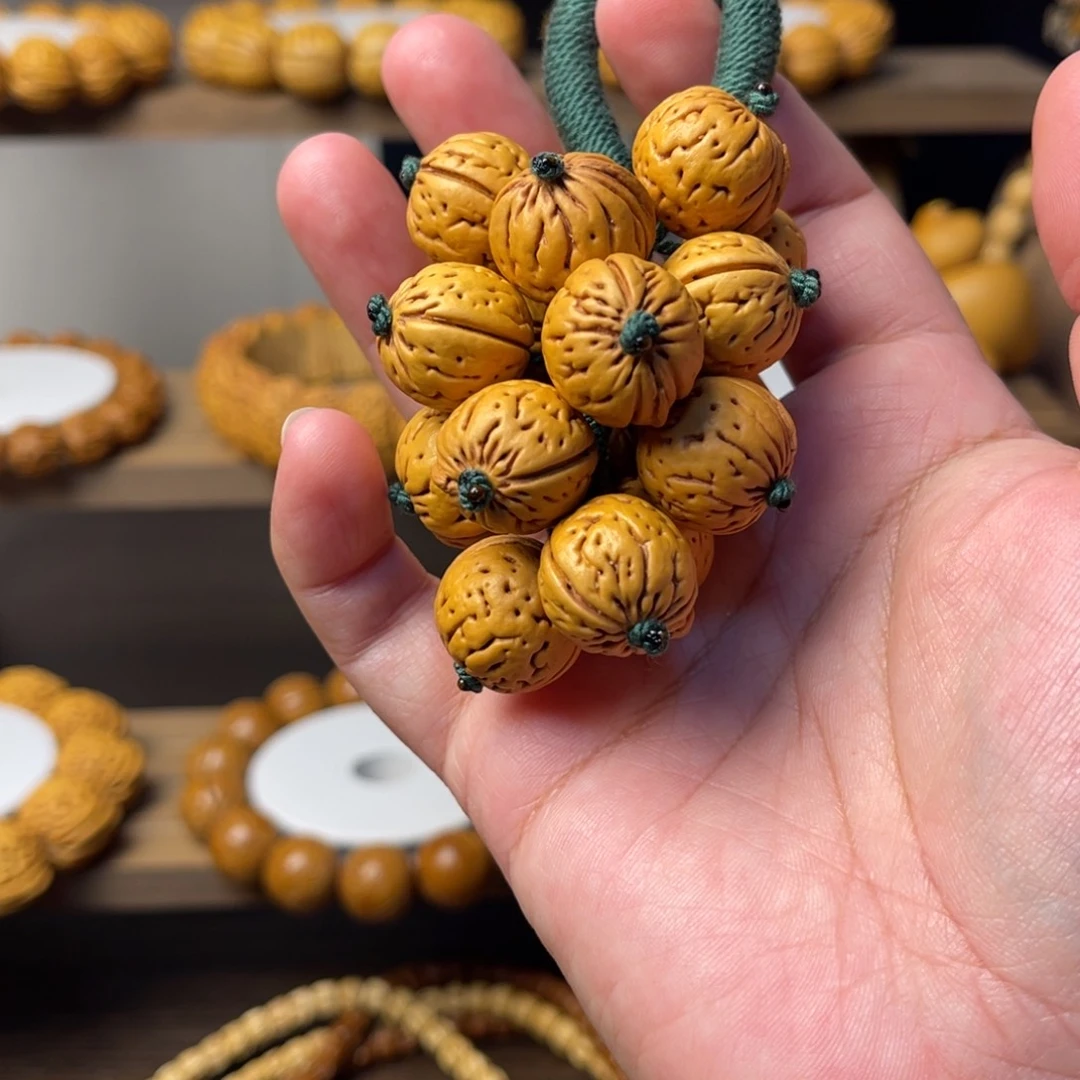 复****桃核葡萄串粉丝福利