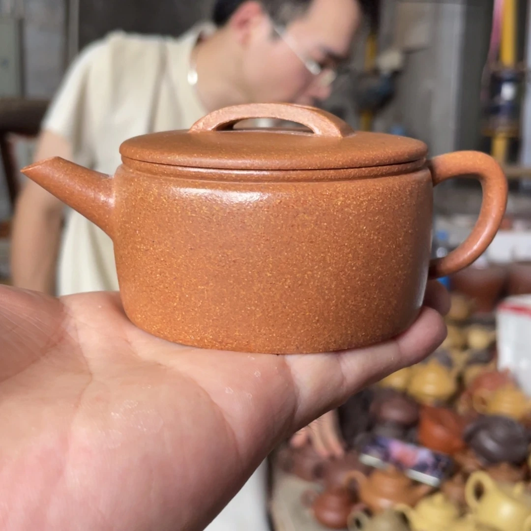 茶壶紫砂   汉瓦。 沉香段。 全手工。150CC
