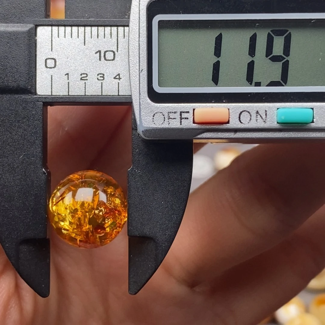 裸石琥珀未镶嵌圆珠