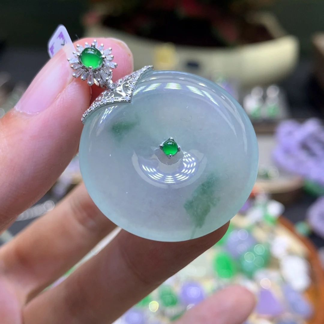 颈饰18K金镶嵌翡翠