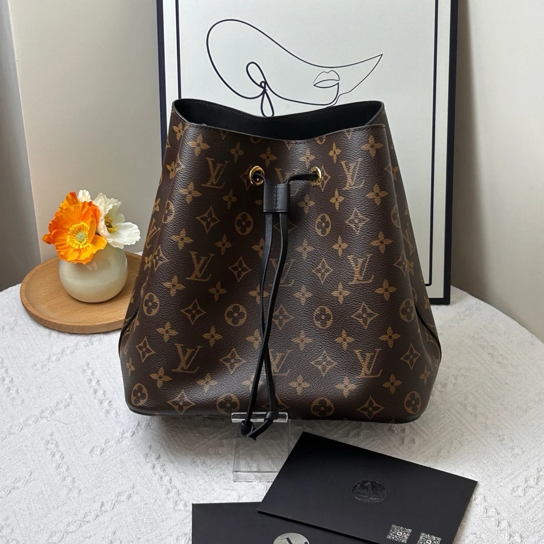 95新 LouisVuitton/路易威登 抽绳黑水桶 /JW8158