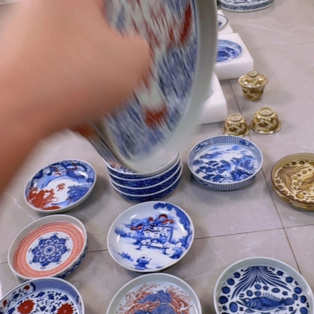 瓷片釉里红如意穿花龙大壶乘景德镇