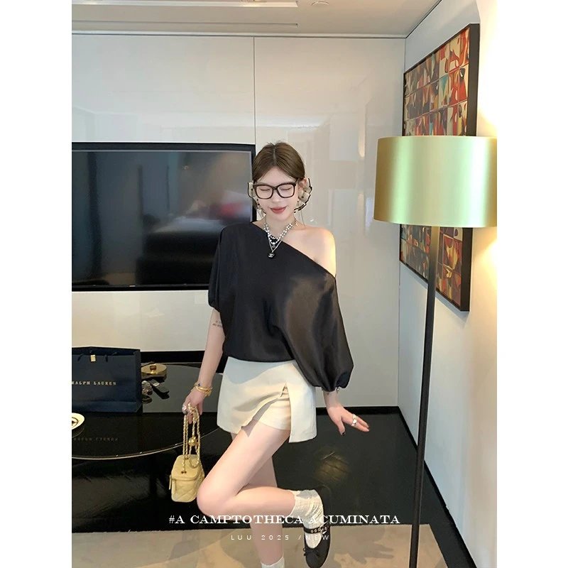 LUU桃喜儿/设计感短款露肩垂感上衣女夏短袖独特气质小众缎面t恤