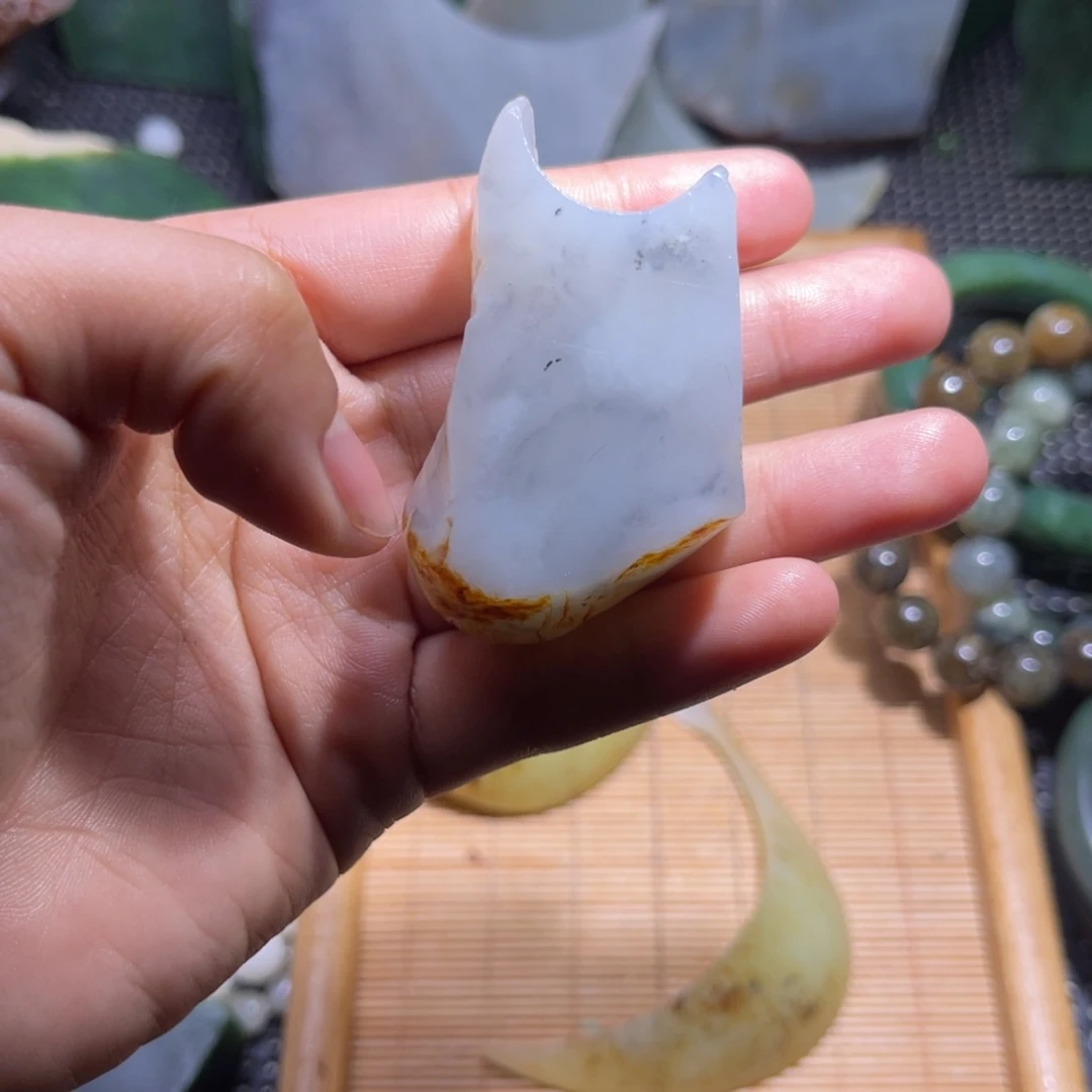 未镶嵌和田玉（糖玉）挂件宮****身