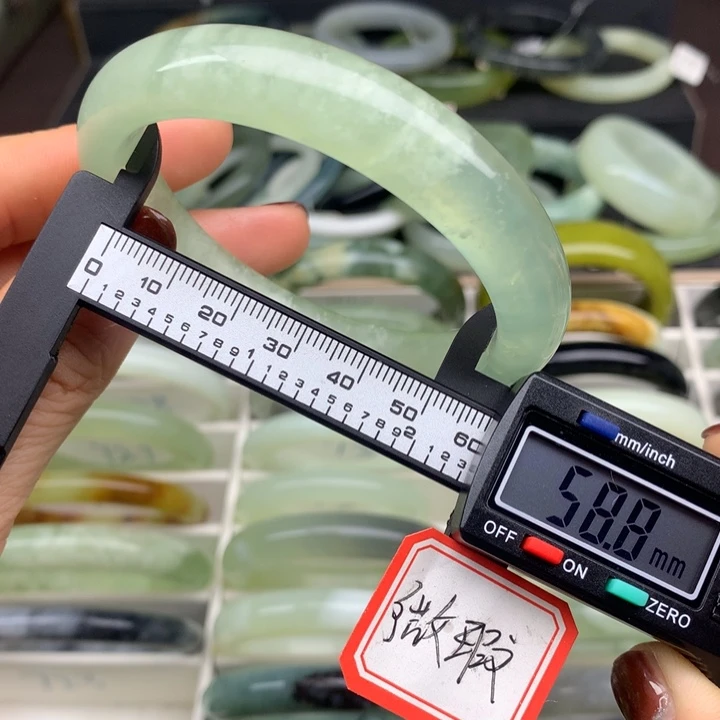 蛇纹石玉未镶嵌手镯723