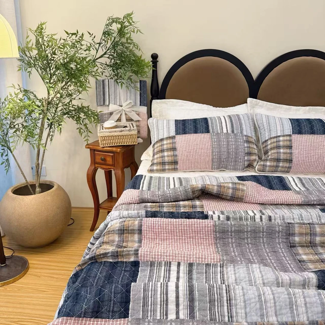 【雅趣】克洛伊 简约格子大尺寸定位真拼绗缝夹棉单床盖/床盖三件套