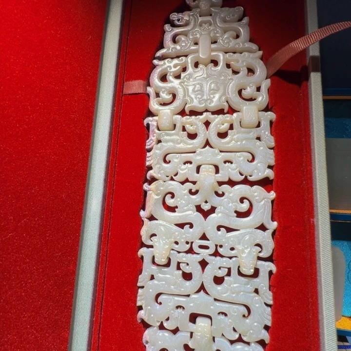 婵***儿和田玉未镶嵌颈饰