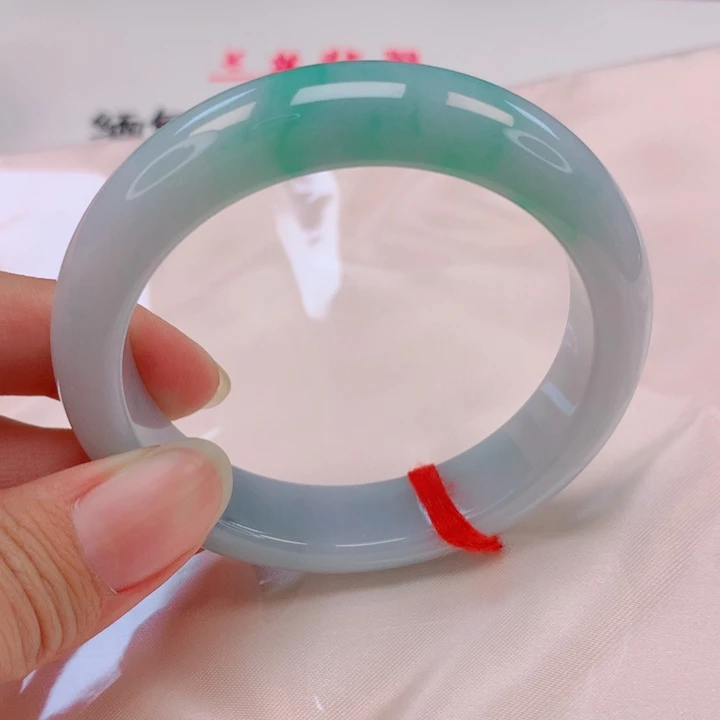 翡翠未镶嵌手镯52圈