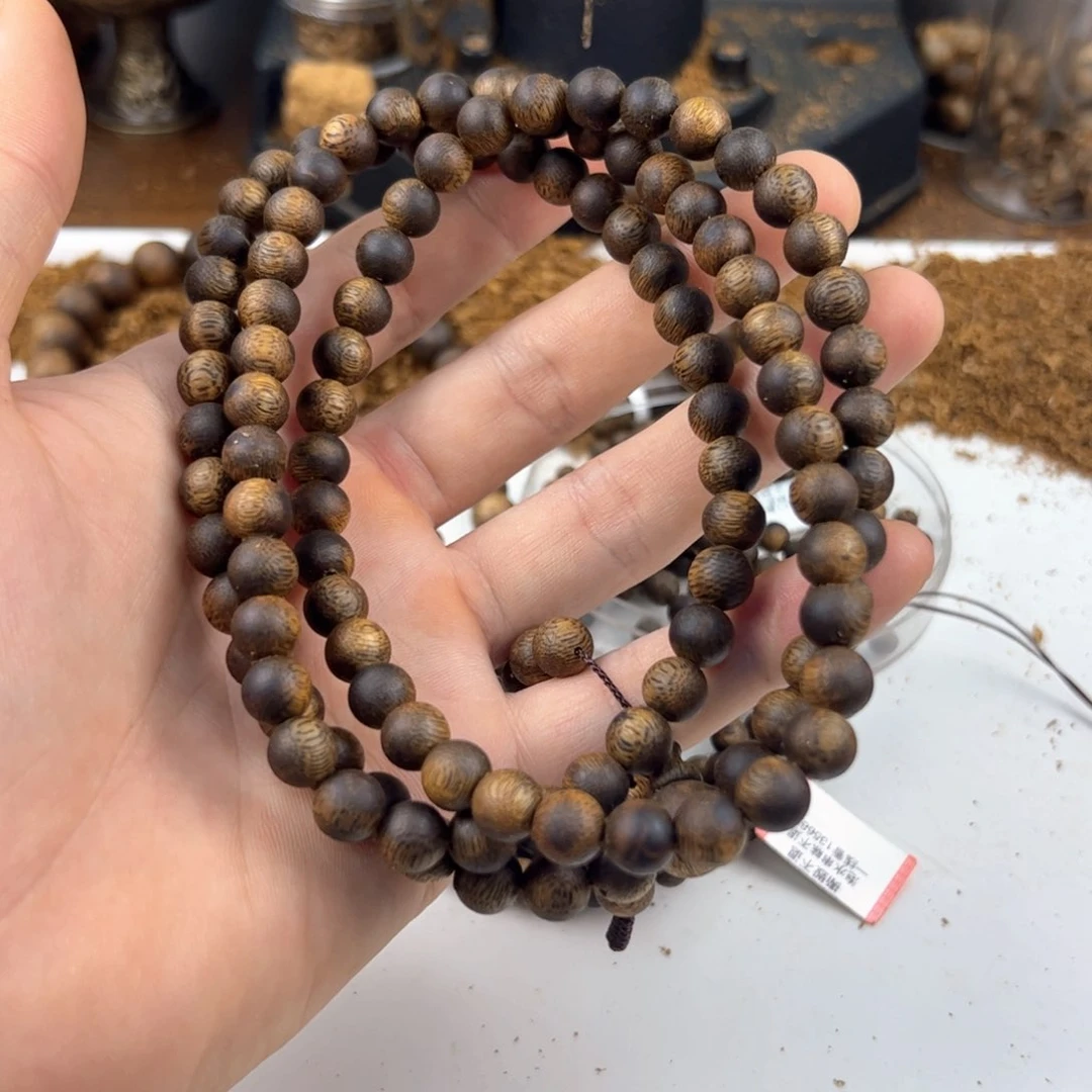 伟***默手串沉香圆珠多圈8mm