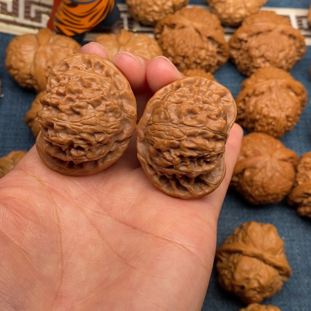 文玩核桃把件43精品全品桃心宫灯