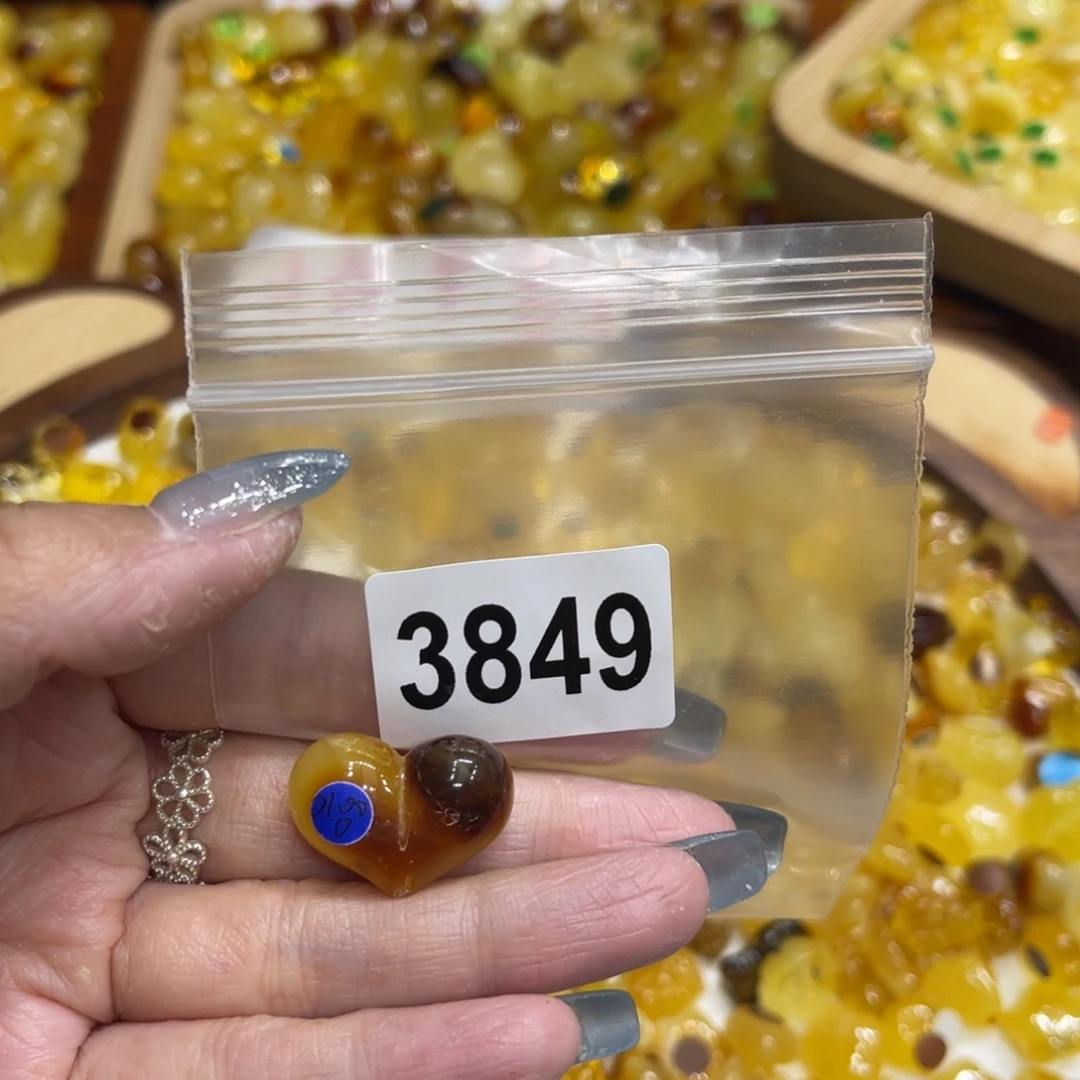 琥珀颈饰未镶嵌你