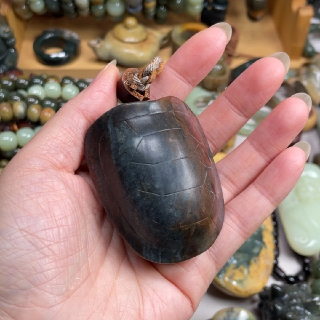 【闪购商品】未镶嵌岫岩河磨玉（透闪石质玉）把件
