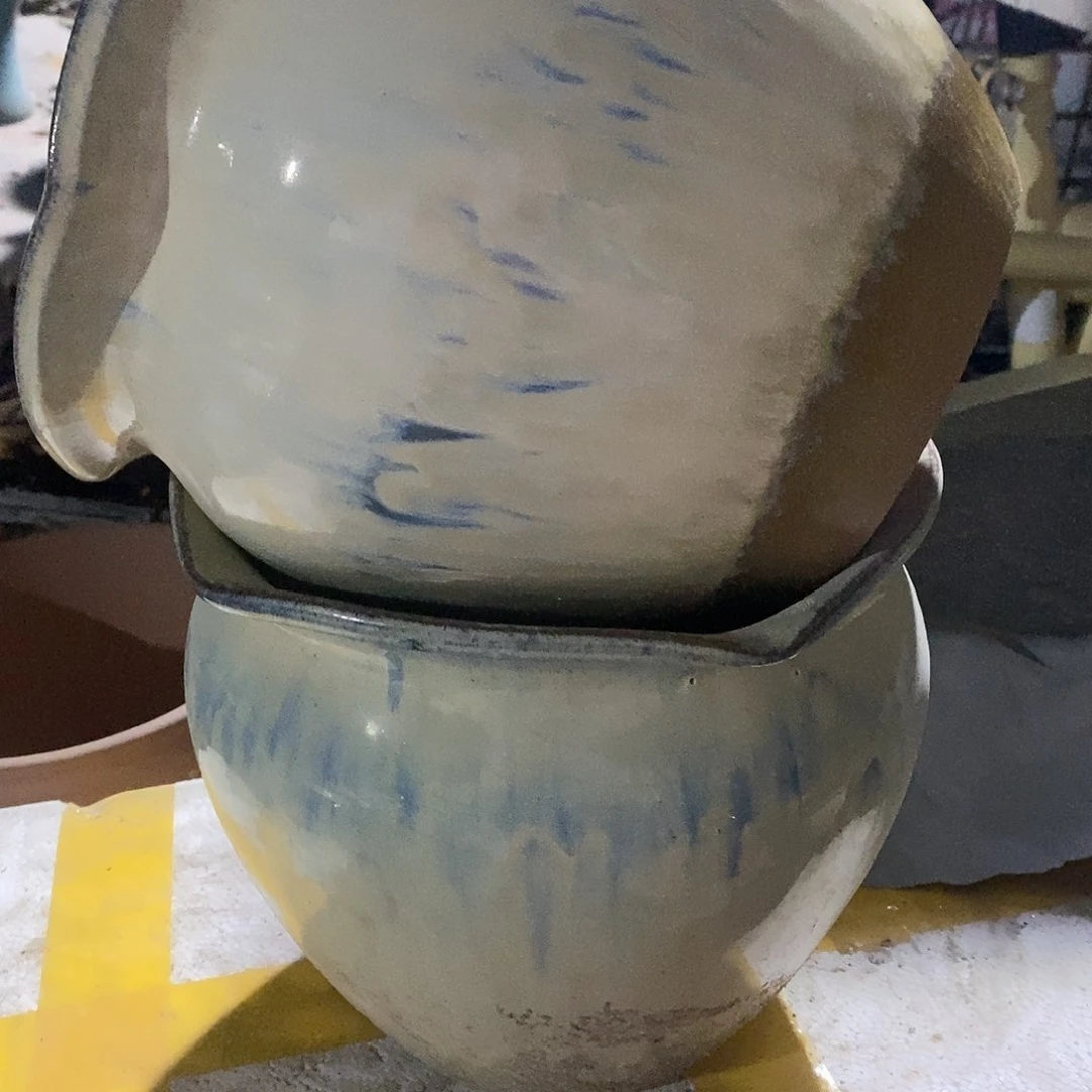 红陶瑕疵20-18两个