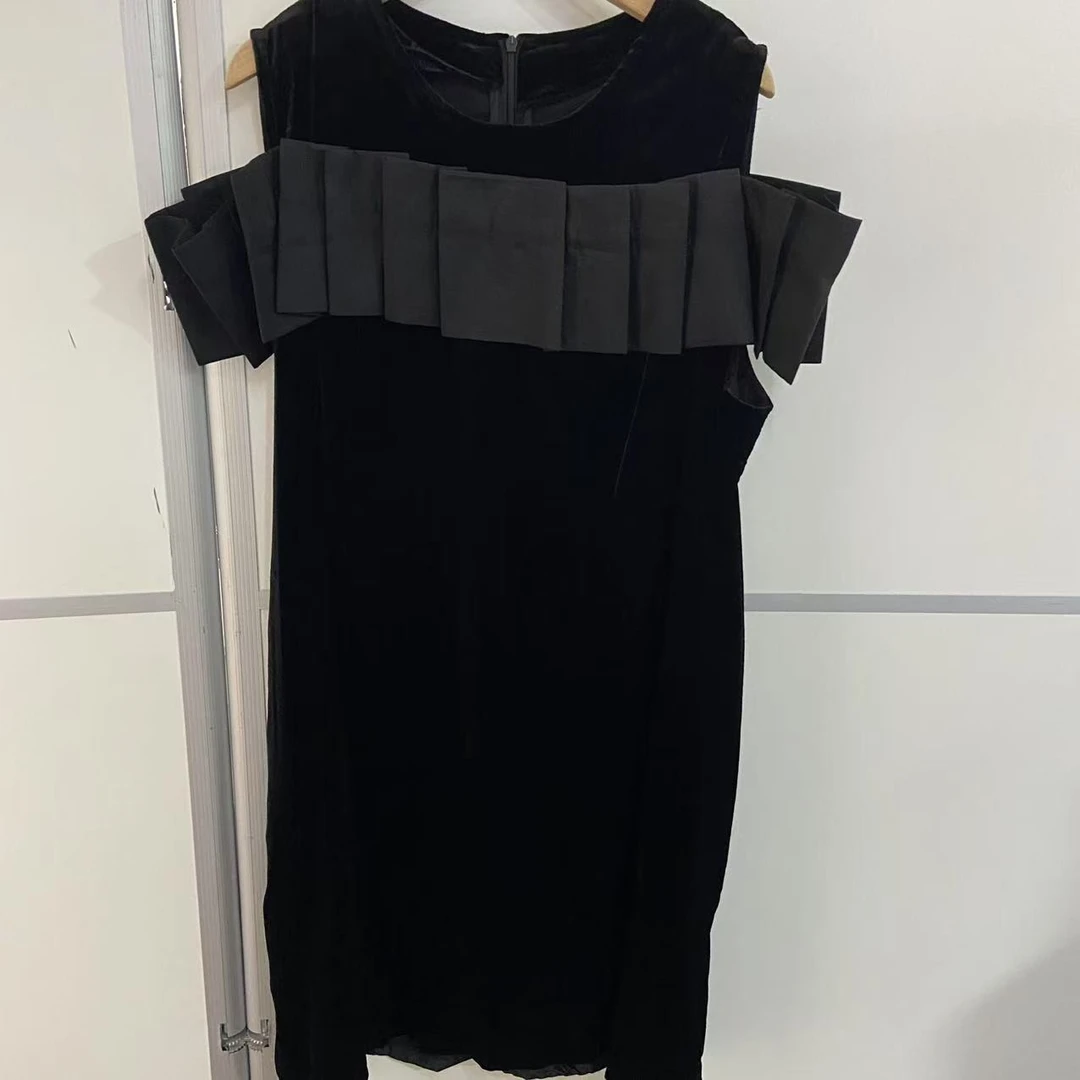 612/7971/128    优雅垂坠灯笼袖宽松A字裙撞色花边领连衣裙