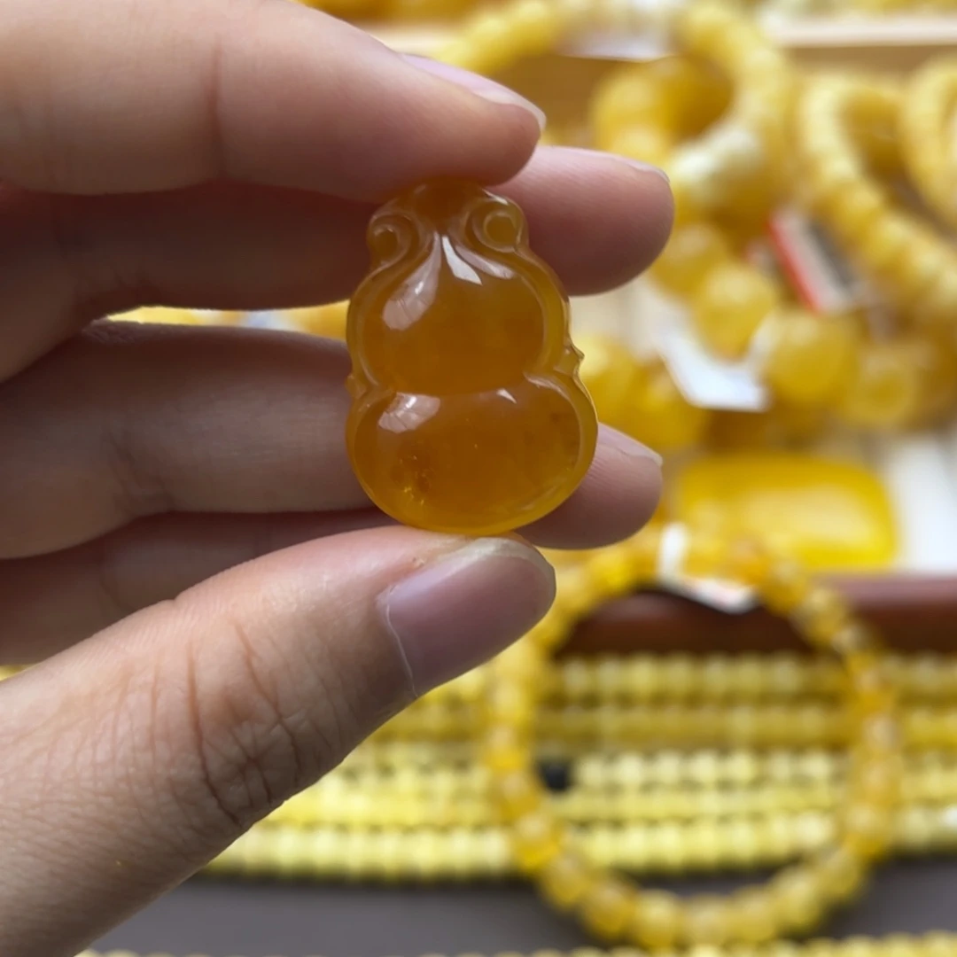 未镶嵌琥珀珠宝奇石