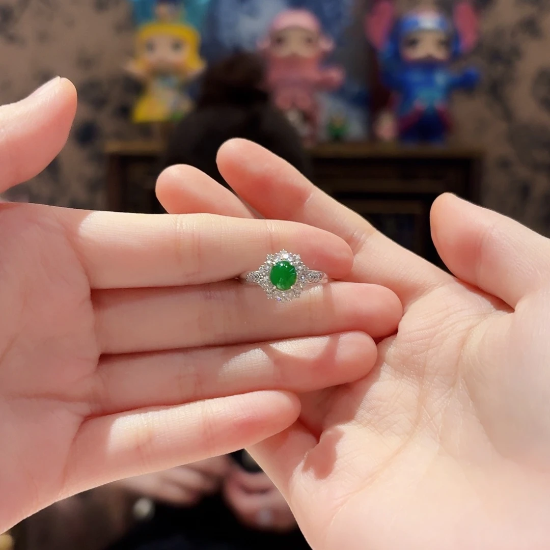 翡翠戒指18K金镶嵌戒指