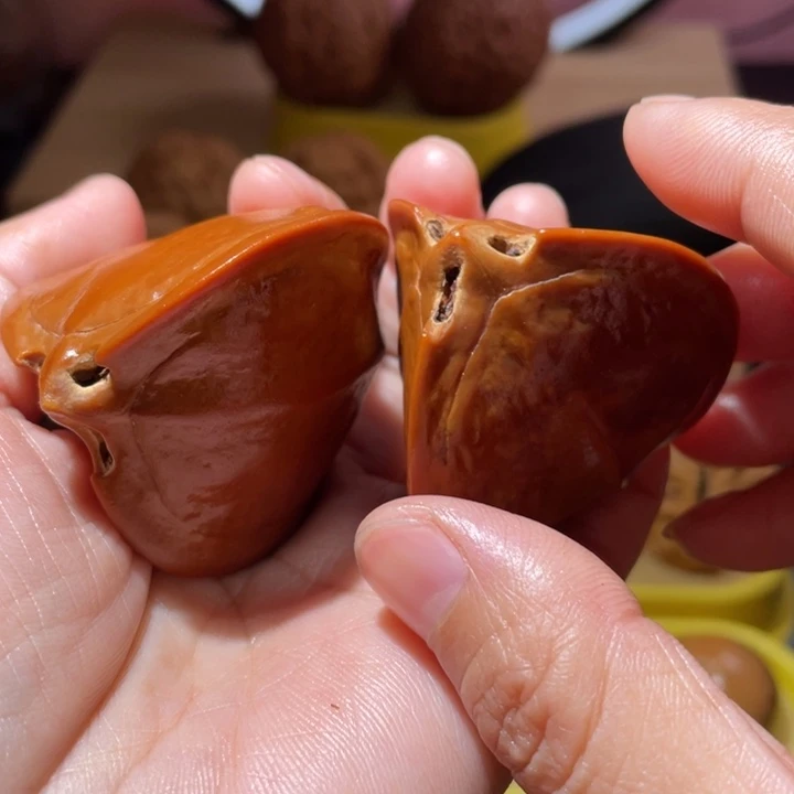 桃核把件三角橄榄核