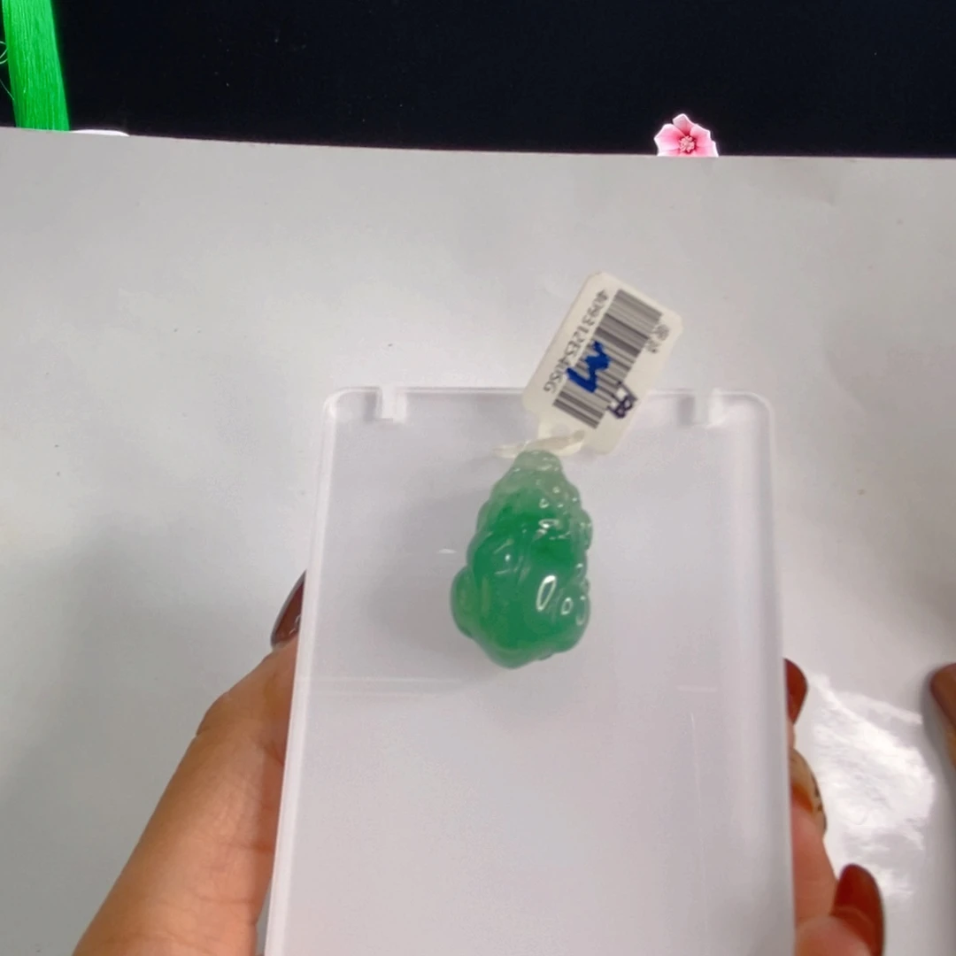 颈饰未镶嵌石英质玉