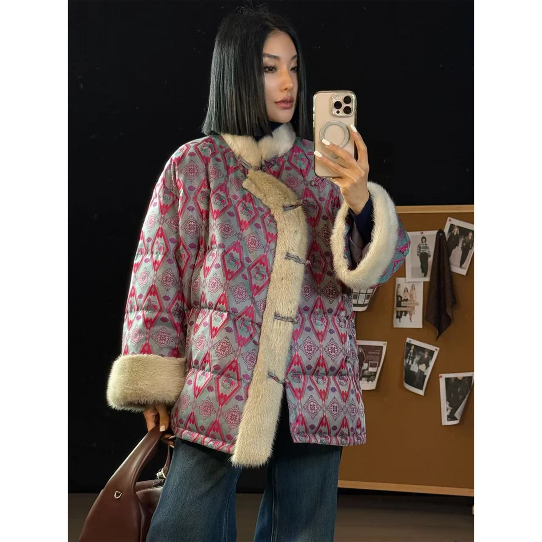 【妙妙精选】HUANGNAJI日照-中式时尚气质桑蚕丝拼水貂鹅绒服6108