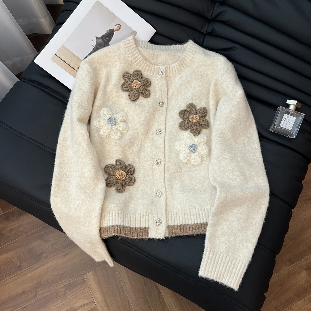 秋冬新款时尚设计气质百搭开衫毛衣2411078