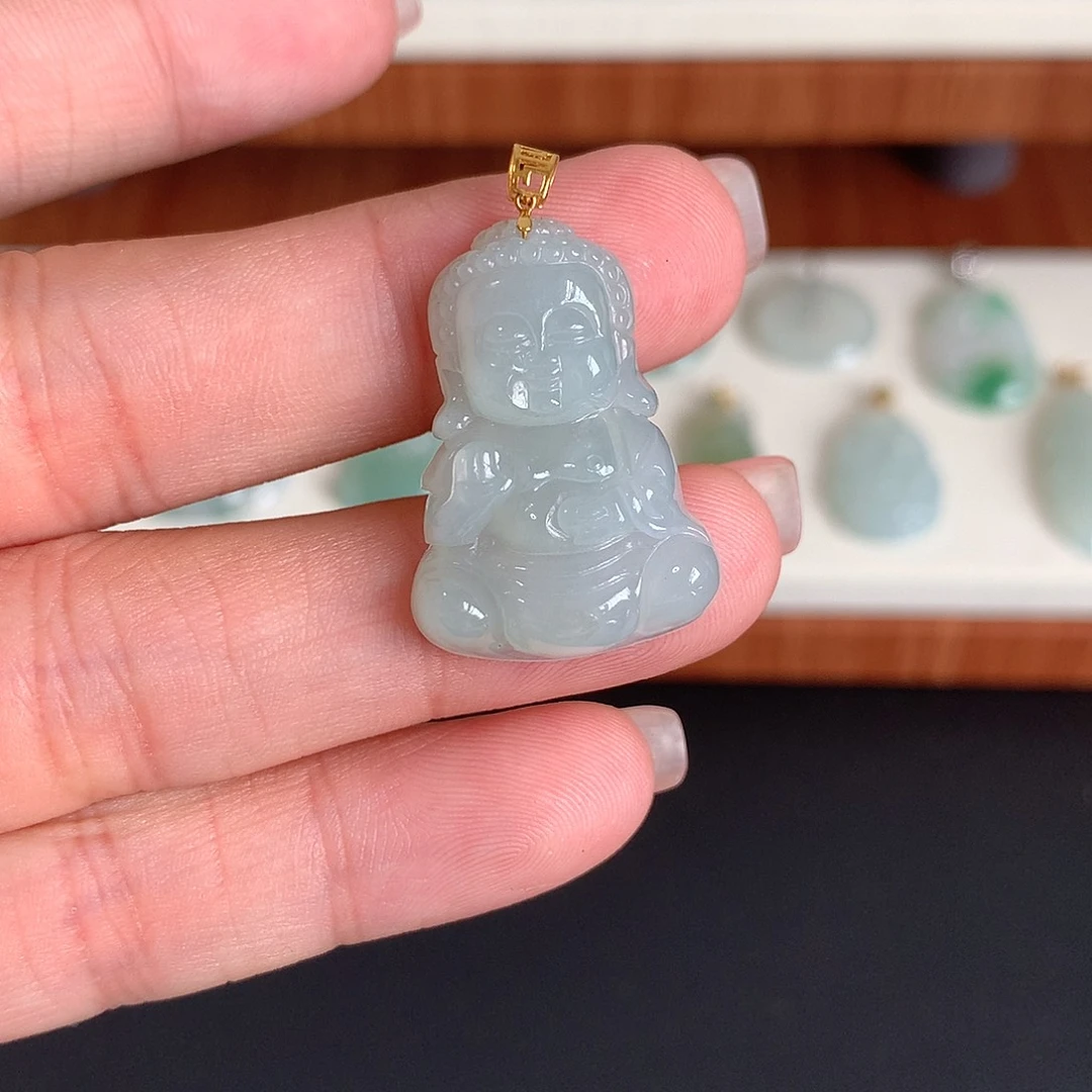 翡翠18K金镶嵌颈饰宝宝佛