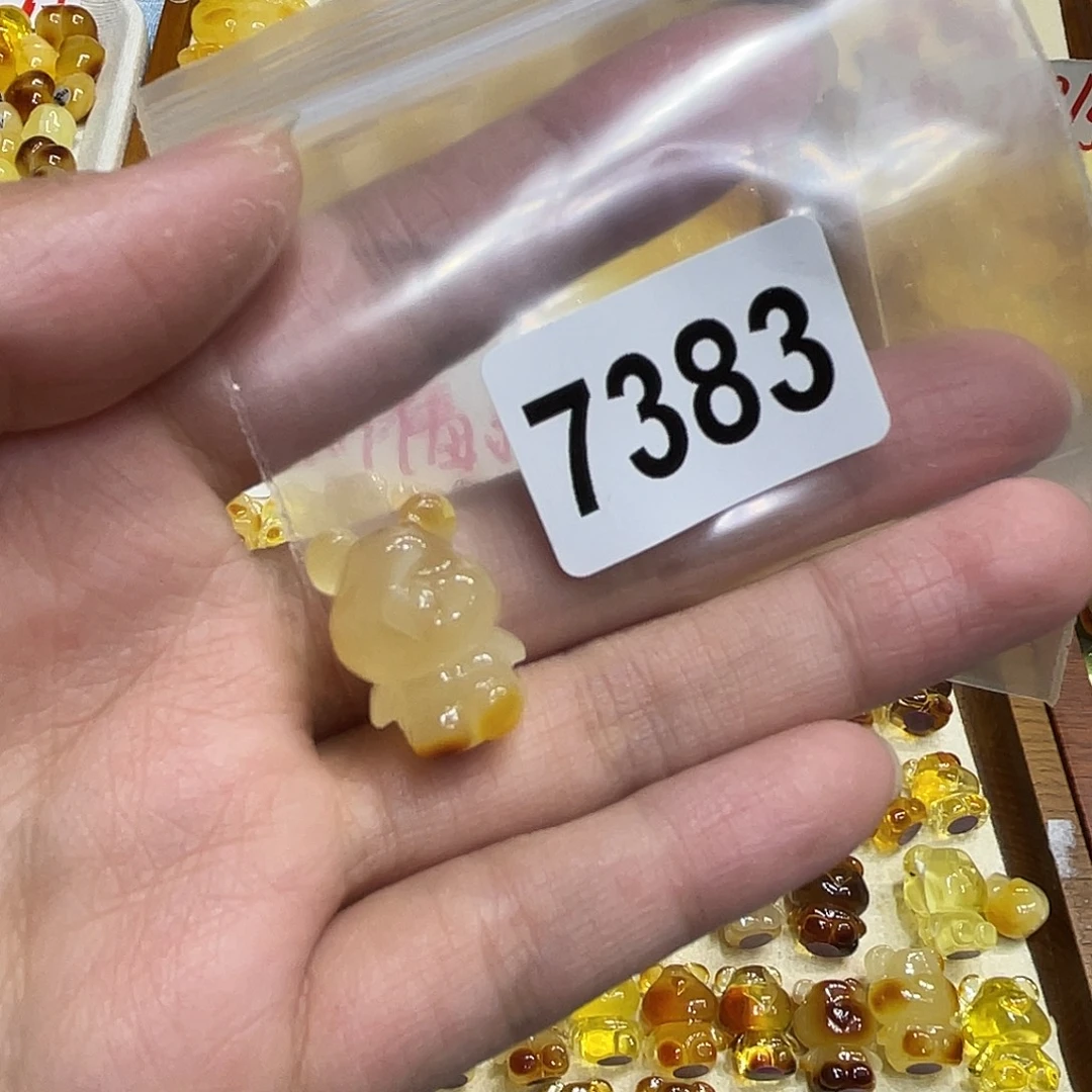 琥珀未镶嵌珠宝奇石