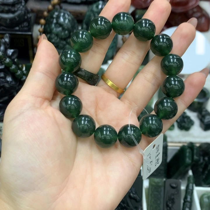 蘇***蛇纹石玉未镶嵌颈饰