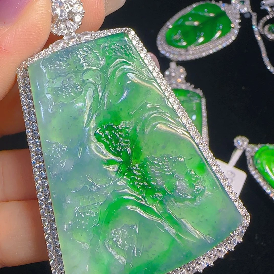 翡翠吊坠(赠链)银S925镶嵌