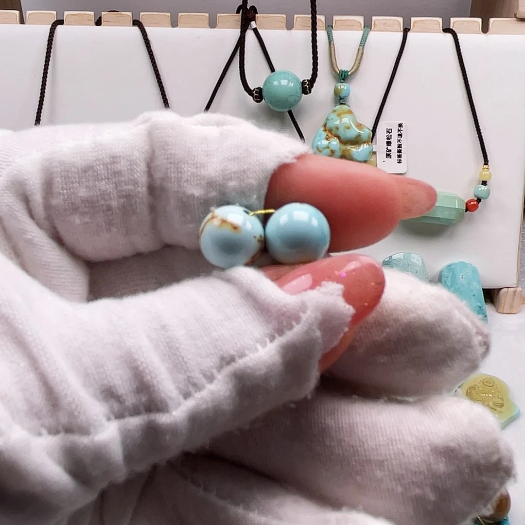 绿松石未镶嵌摆件