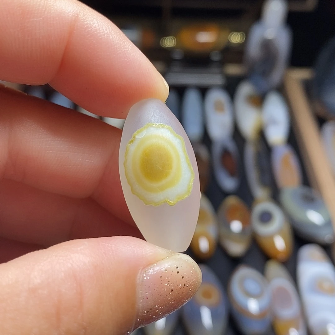 一***心玛瑙/玉髓颈饰未镶嵌