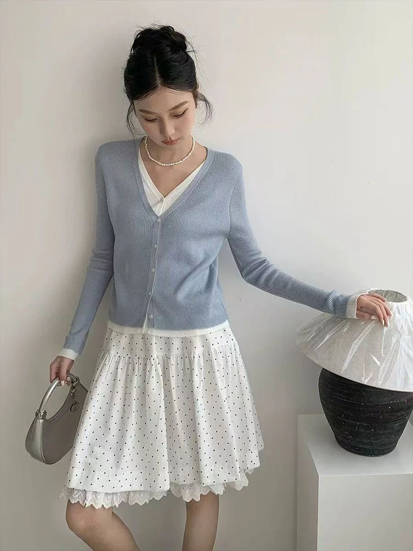 【贝希】V领拼接假两件系扣针织开衫
