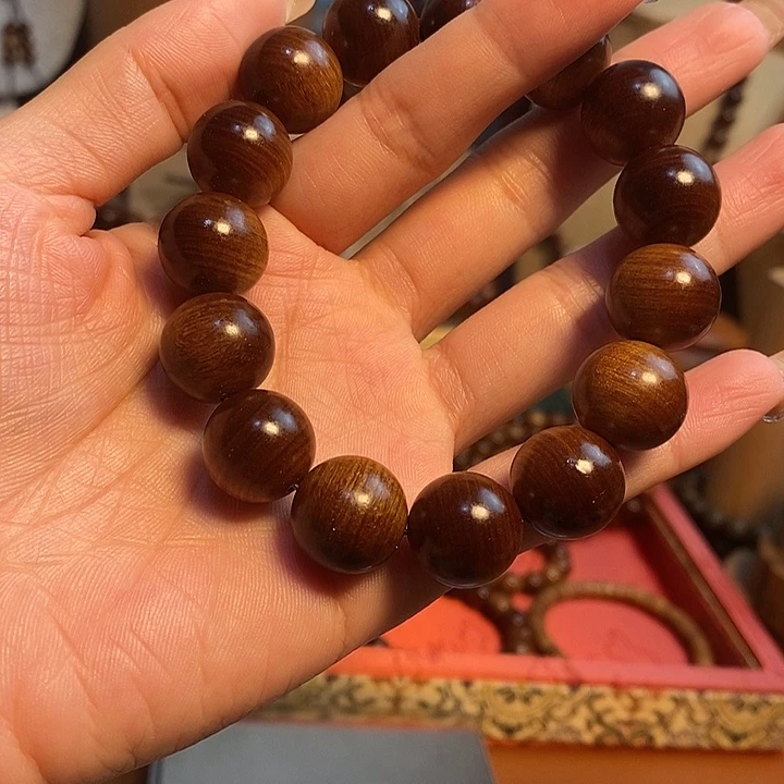 印度老山檀香1.5黑肉手串