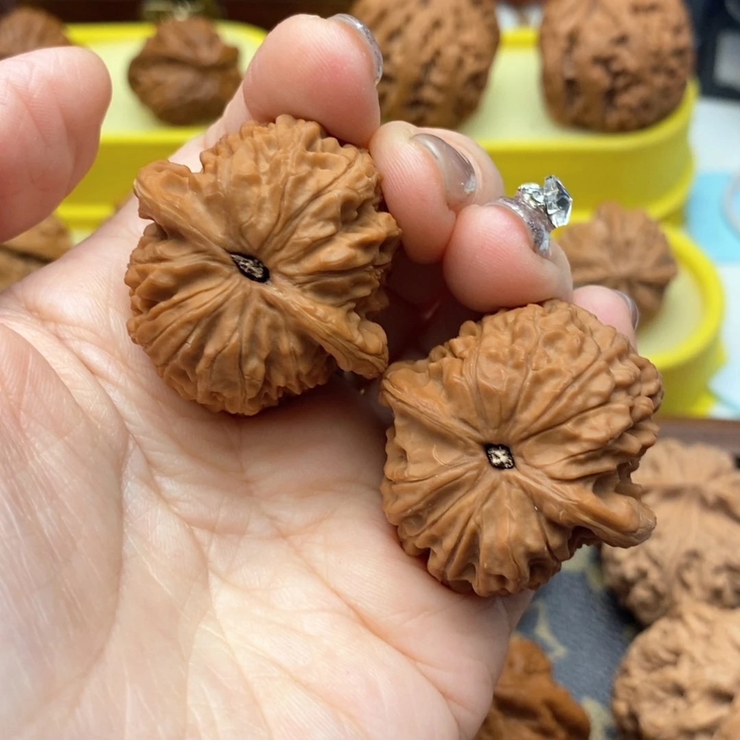 野***奇文玩核桃把件770号血麒麟