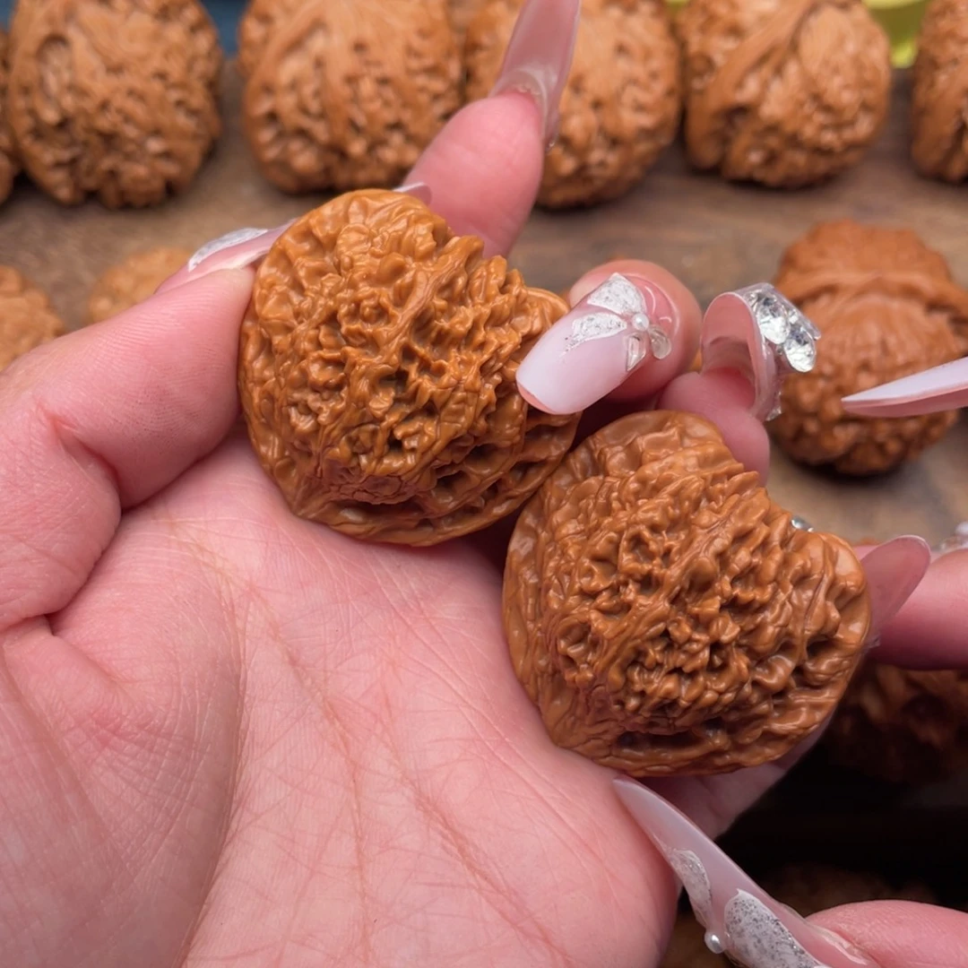 文玩核桃把件全品，精配桃心，满肉满天星39