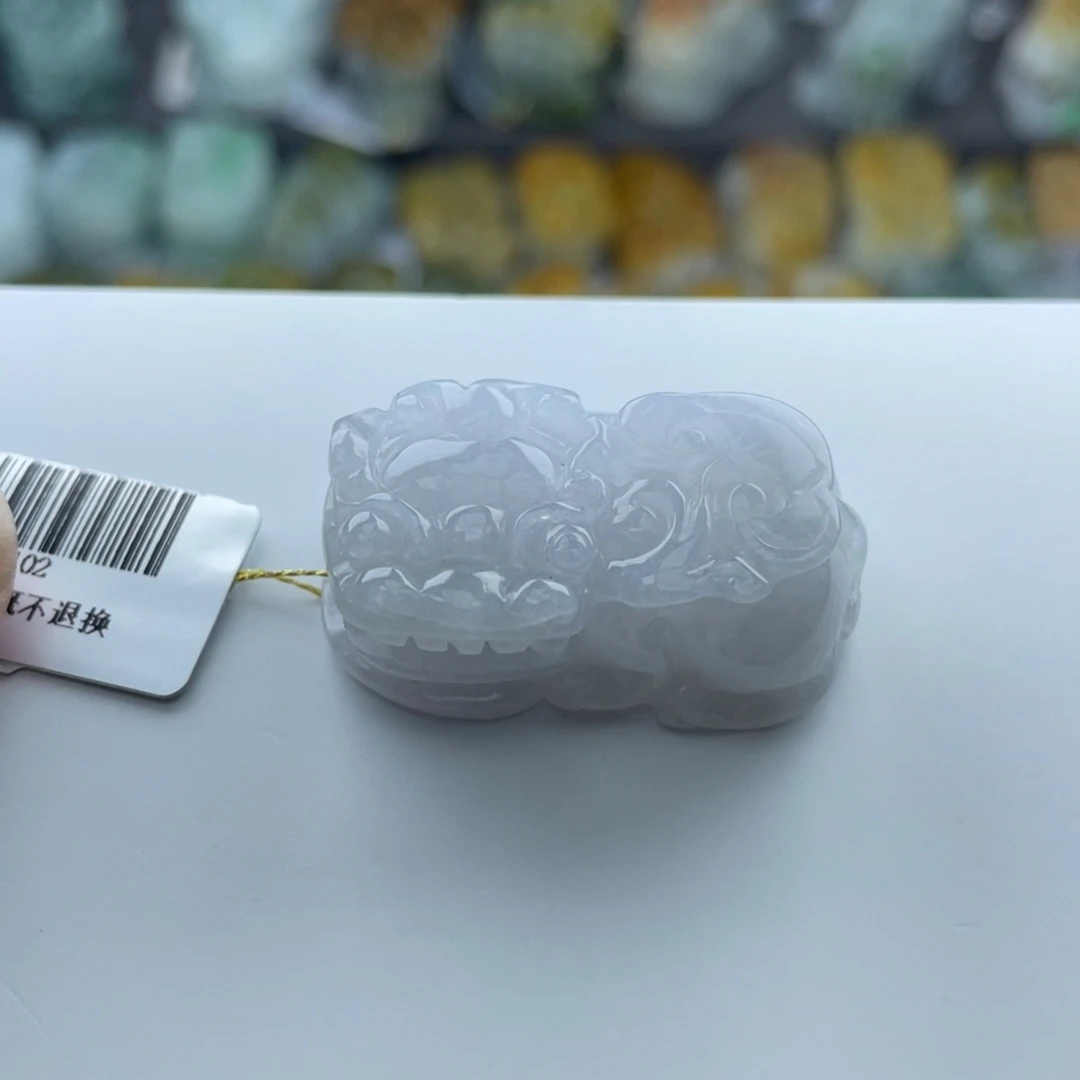 翡翠未镶嵌颈饰貔貅