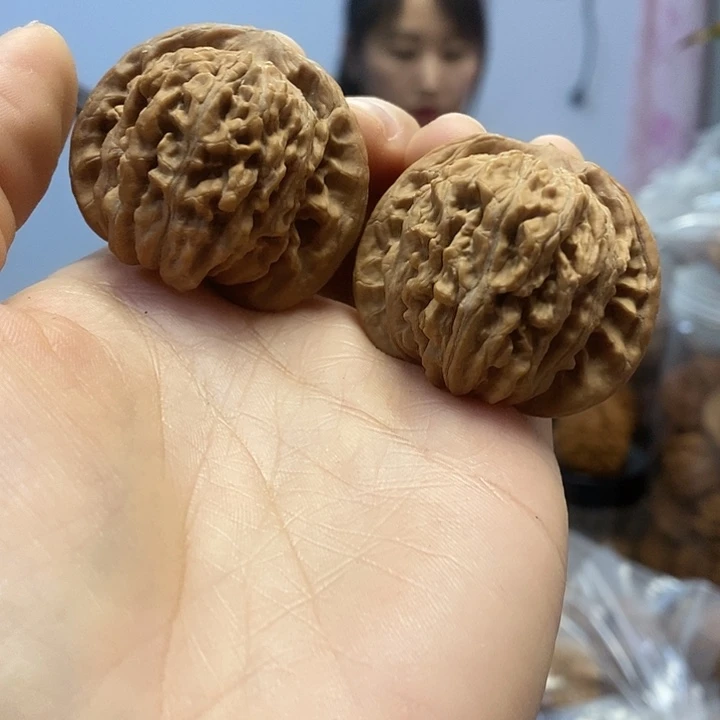 文玩核桃把件41四座楼红皮