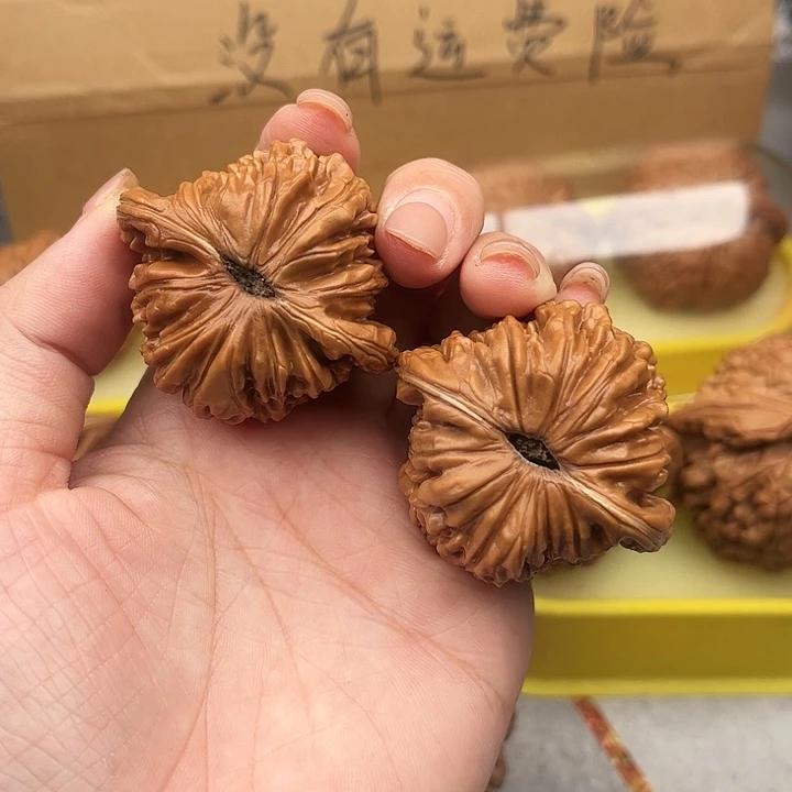 文玩核桃把件43+四座楼。修。