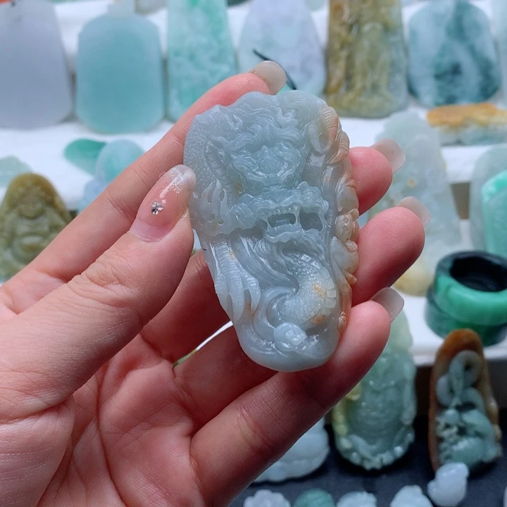 定制翡翠未镶嵌龙牌