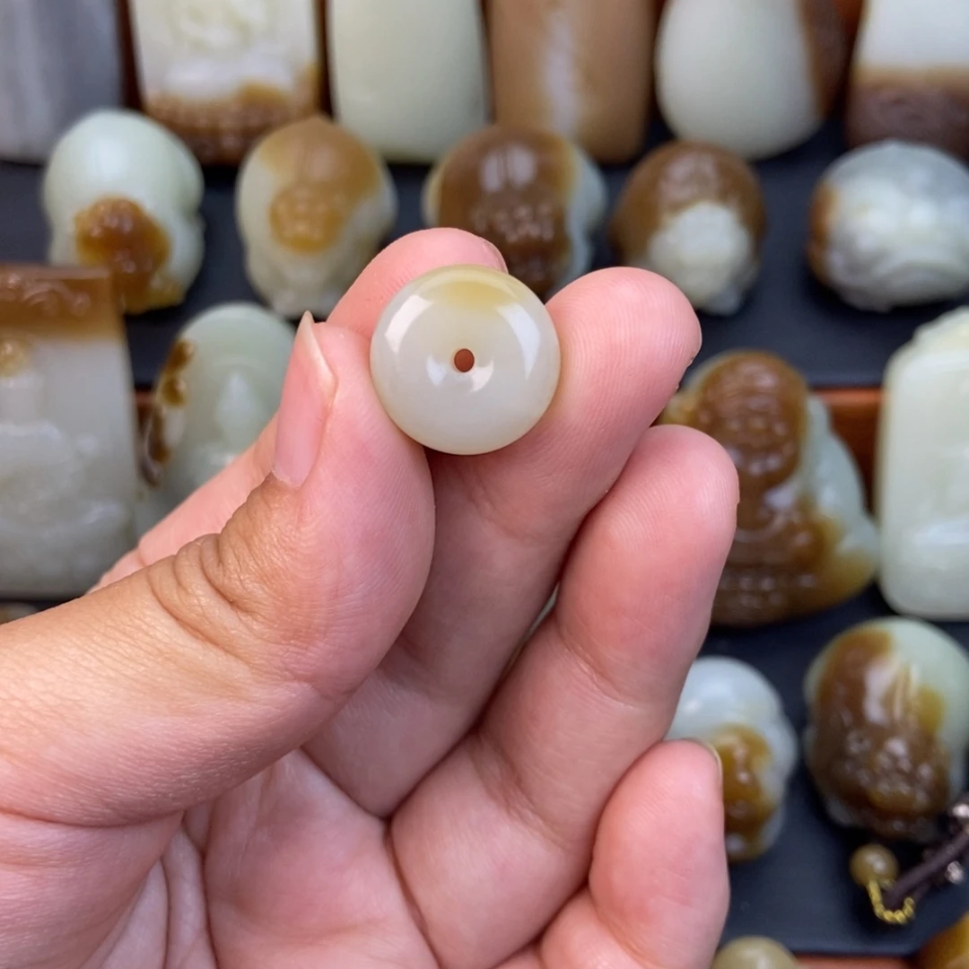 和田玉（糖玉）未镶嵌颈饰