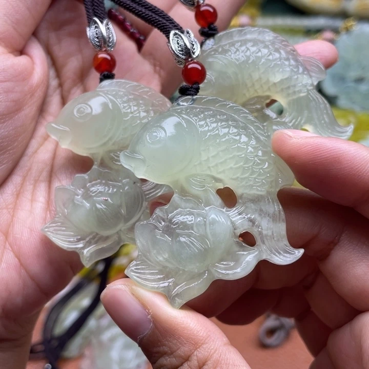 未镶嵌蛇纹石玉吊坠